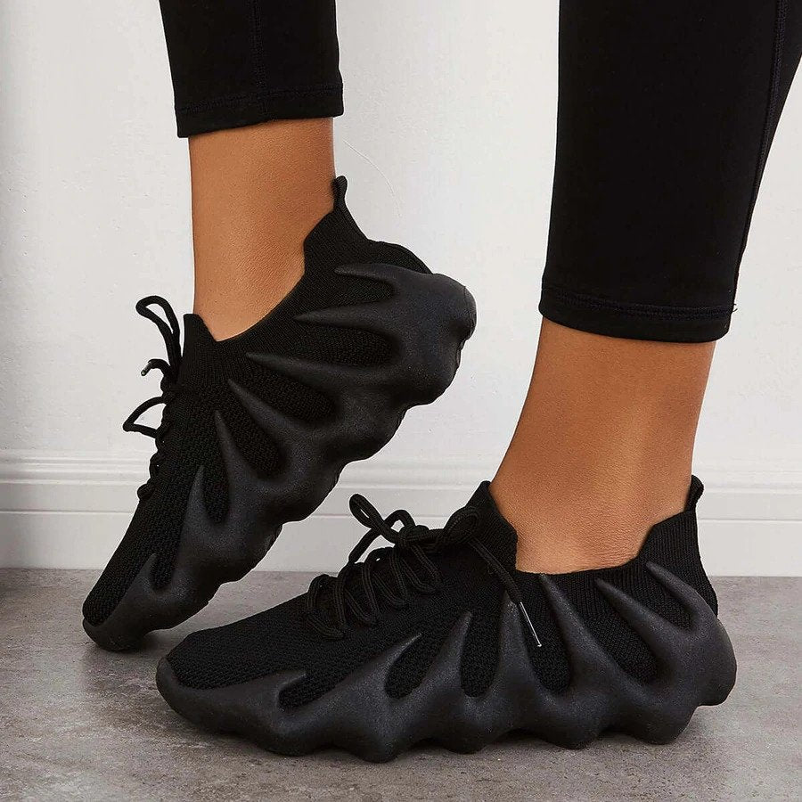 Strana - Einzigartige, stylische Sneaker - Wolf Fashion