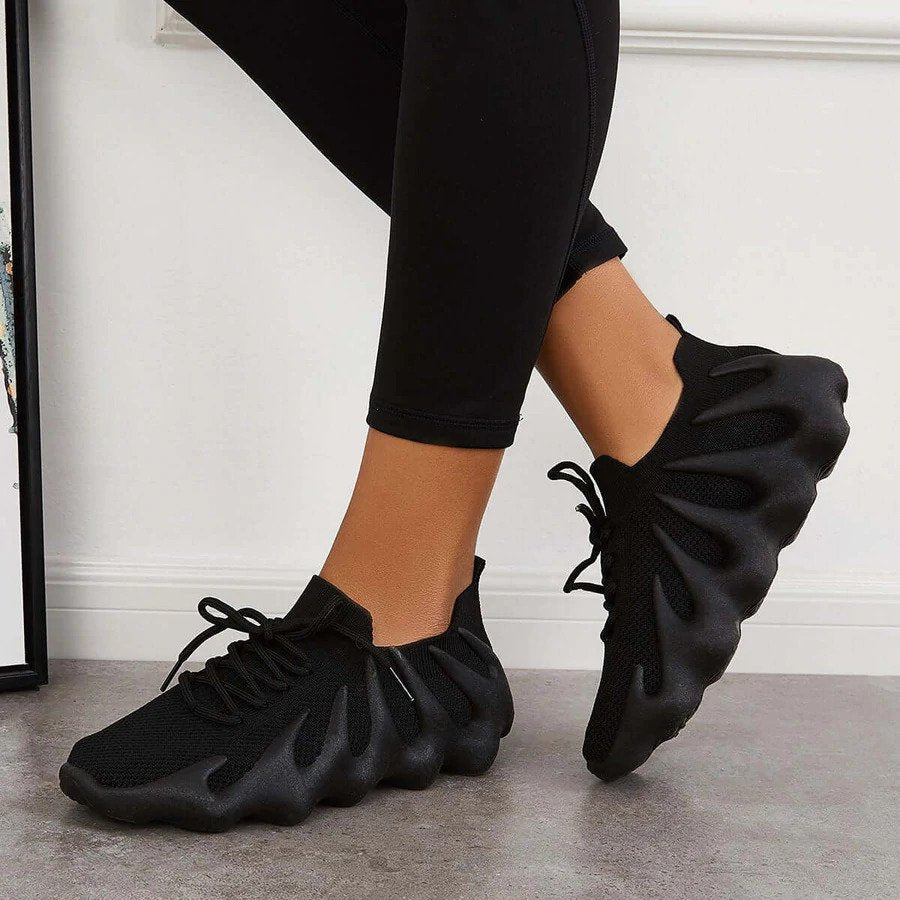 Strana - Einzigartige, stylische Sneaker - Wolf Fashion