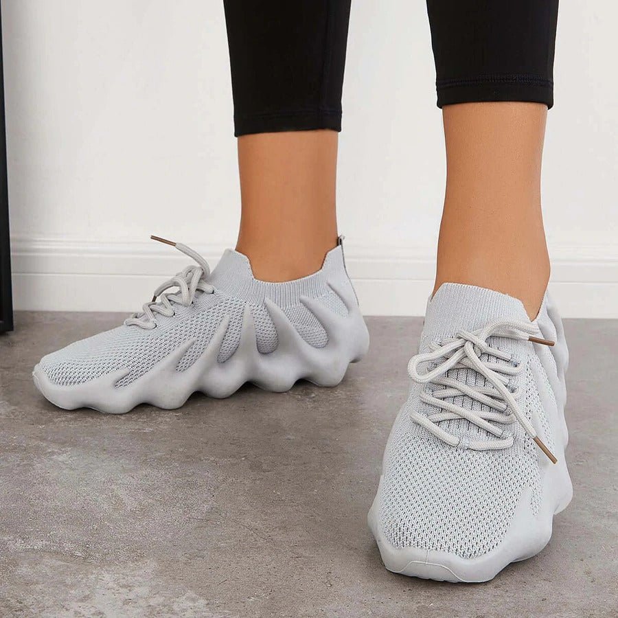 Strana - Einzigartige, stylische Sneaker - Wolf Fashion