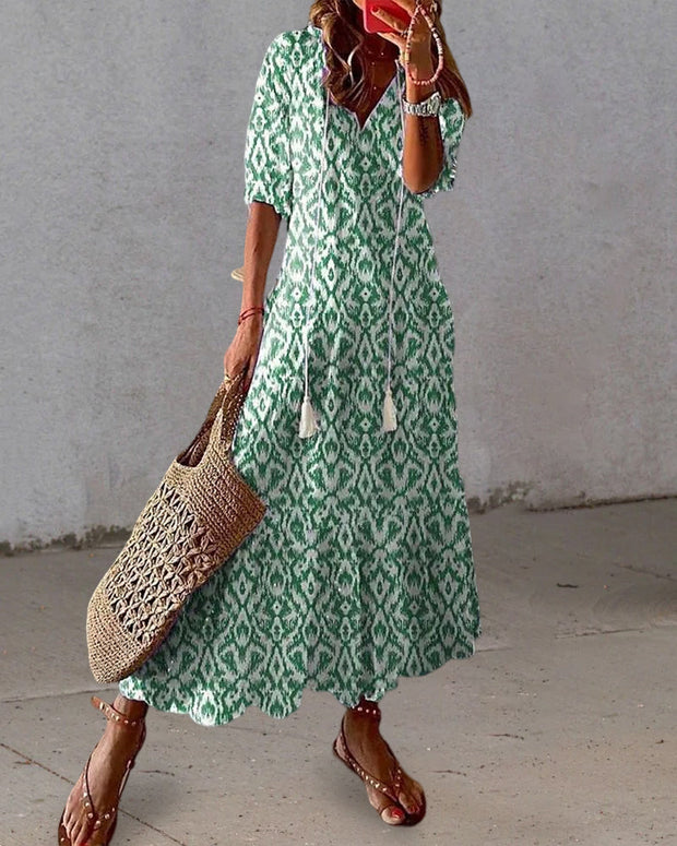 WW - Maxikleid im Boho-Ikat-Print mit Quastenbändern | Lässiges Maxikleid im Bohemian-Stil mit V-Ausschnitt