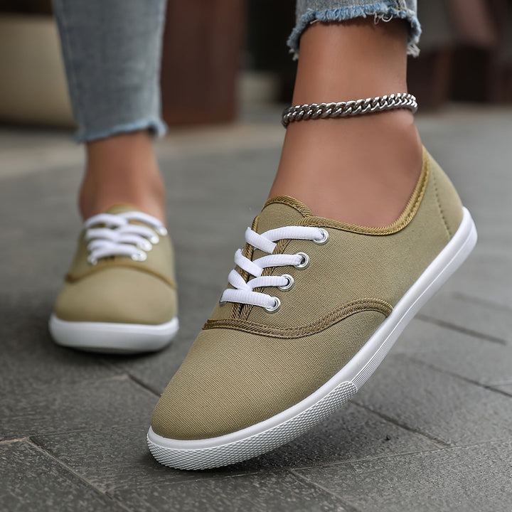 W&W Mode | Bequeme Niedrige Canvas Sneakers in Weiß