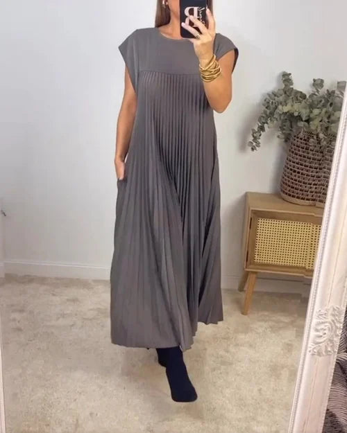 WW | Schlichtes monochromes Plisseekleid