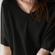 WW | Luxurious soft cashmere V-neck sweater for women