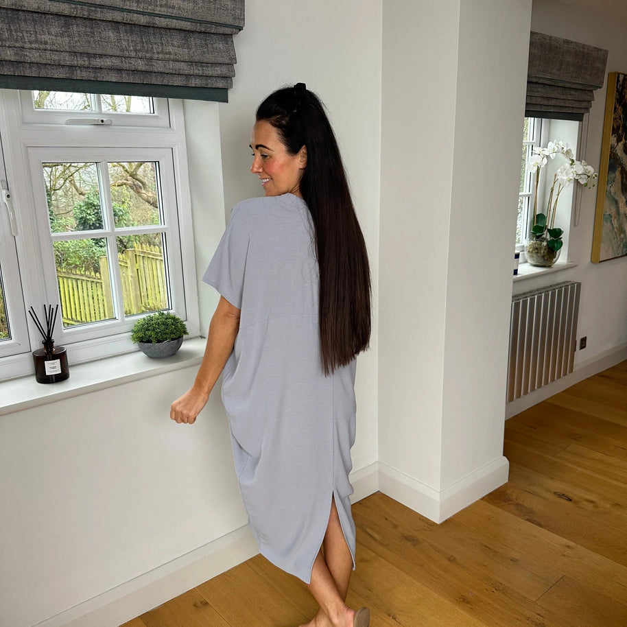 Kleid mit V-Ausschnitt | Unser Bestseller 2024