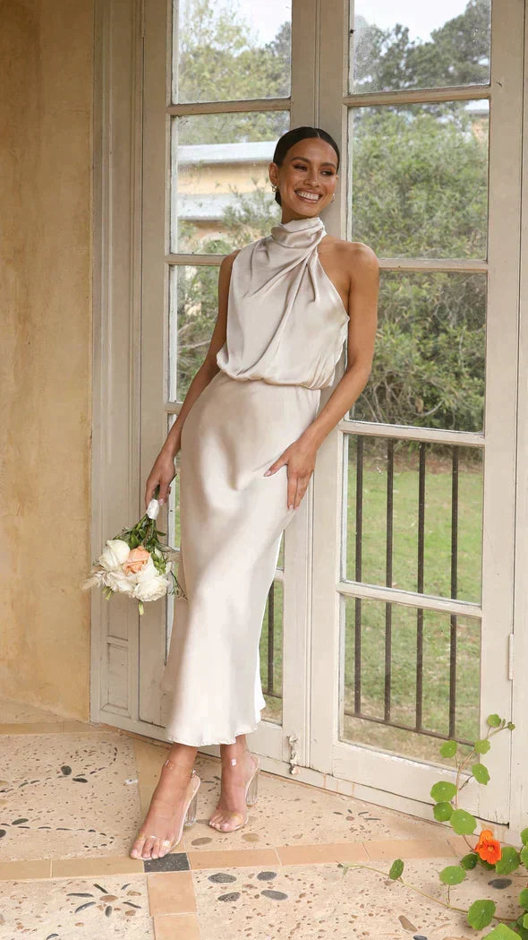 W&W Mode | Elegantes Brautjungfernkleid Mit Langem Neckholder Aus Satin