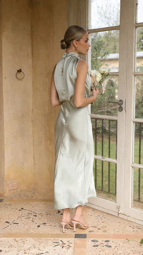 W&W Mode | Elegantes Brautjungfernkleid Mit Langem Neckholder Aus Satin