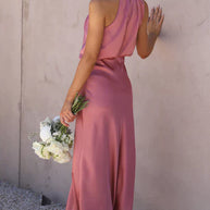 WW | Elegantes Brautjungfernkleid Mit Langem Neckholder Aus Satin