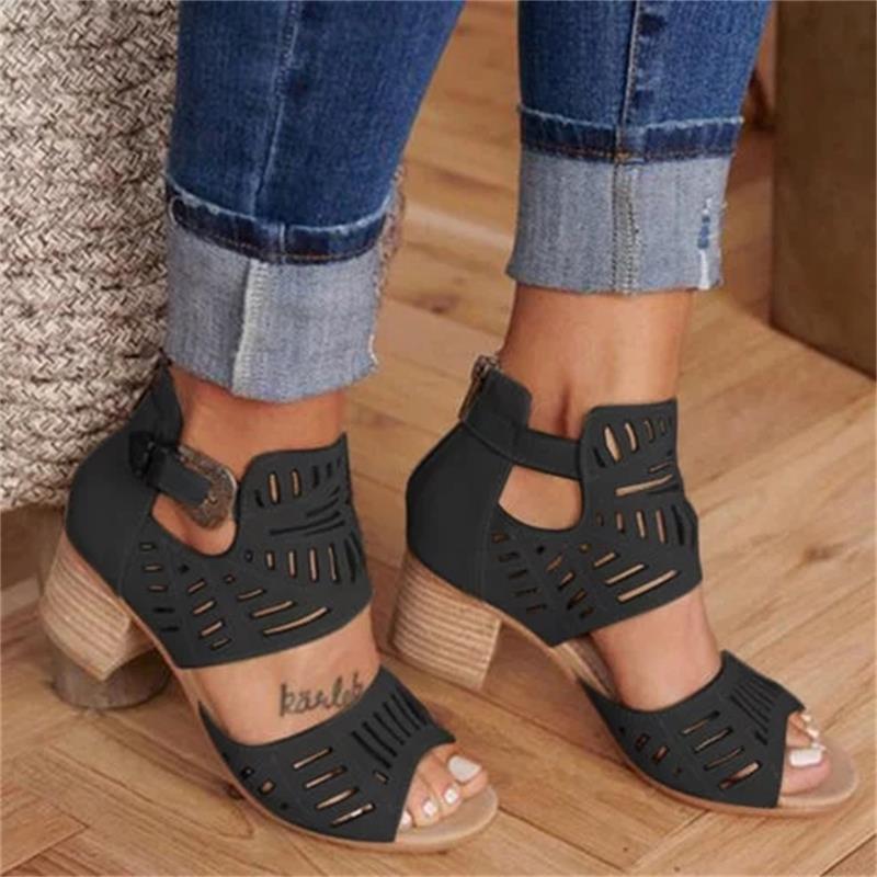 WW | Offene Stiefel Mit Absatz Und Schnalle