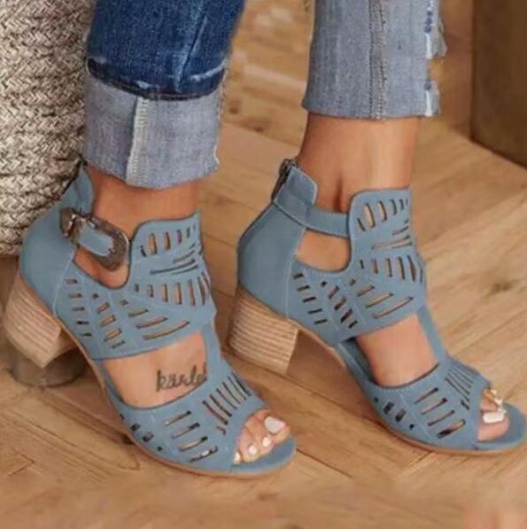 WW | Offene Stiefel Mit Absatz Und Schnalle