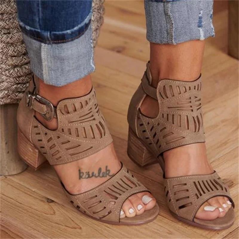 WW | Offene Stiefel Mit Absatz Und Schnalle