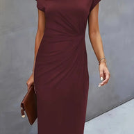 WW | Einfarbiges Rundhalskleid mit Rundhalsausschnitt