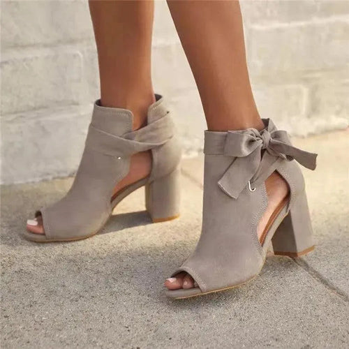 WW | Sandalen met dikke hak en strik