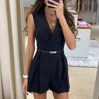 Kurzer, eleganter Overall
