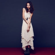 Damen Spitzen-Maxikleid mit lässigem Volantdesign und tiefem V-Ausschnitt WW