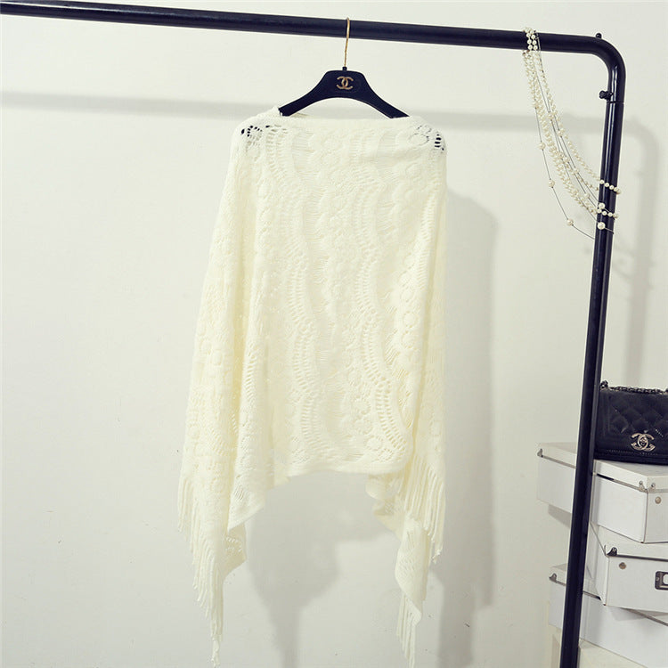 Damen Strickponcho mit fransigen Details und luftiger Lochstruktur WW