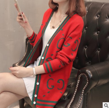 Damen Strickjacke mit tiefem V-Ausschnitt und bunten grafischen Mustern WW