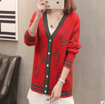 Damen Strickjacke mit tiefem V-Ausschnitt und bunten grafischen Mustern WW