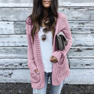 Damen Strickjacke mit tiefem V-Ausschnitt und praktischen Taschen WW