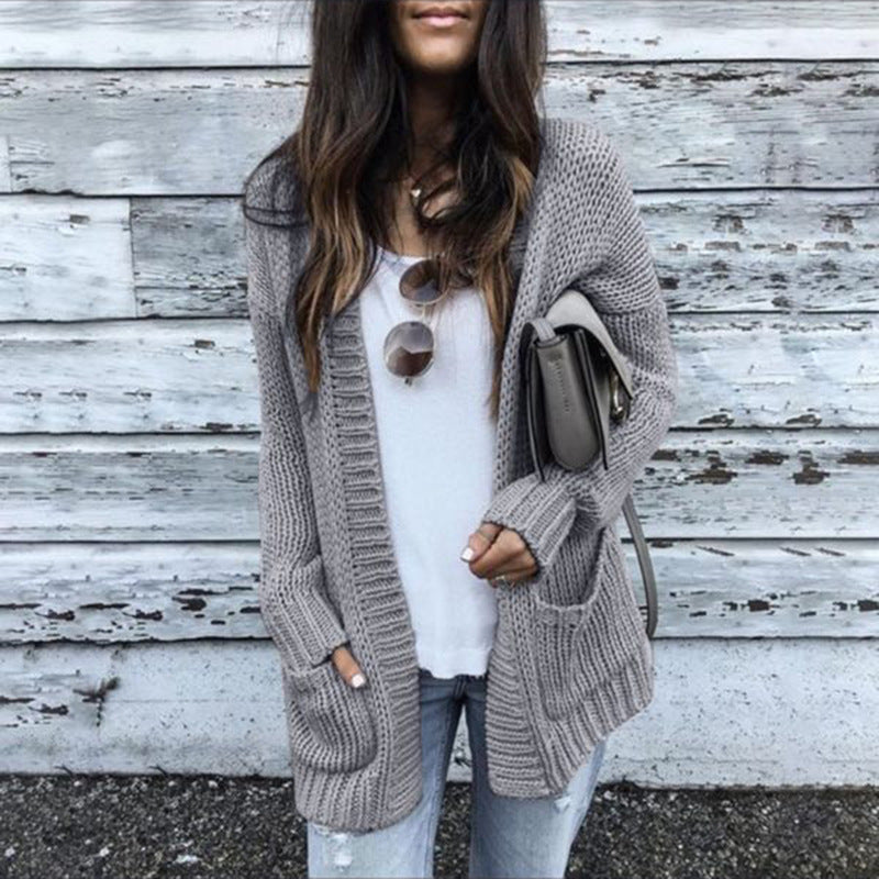 Damen Strickjacke mit tiefem V-Ausschnitt und praktischen Taschen WW