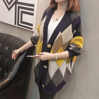 Damen Strickjacke mit geometrischem Muster und großen Knöpfen WW