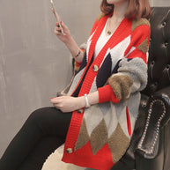 Damen Strickjacke mit geometrischem Muster und großen Knöpfen WW