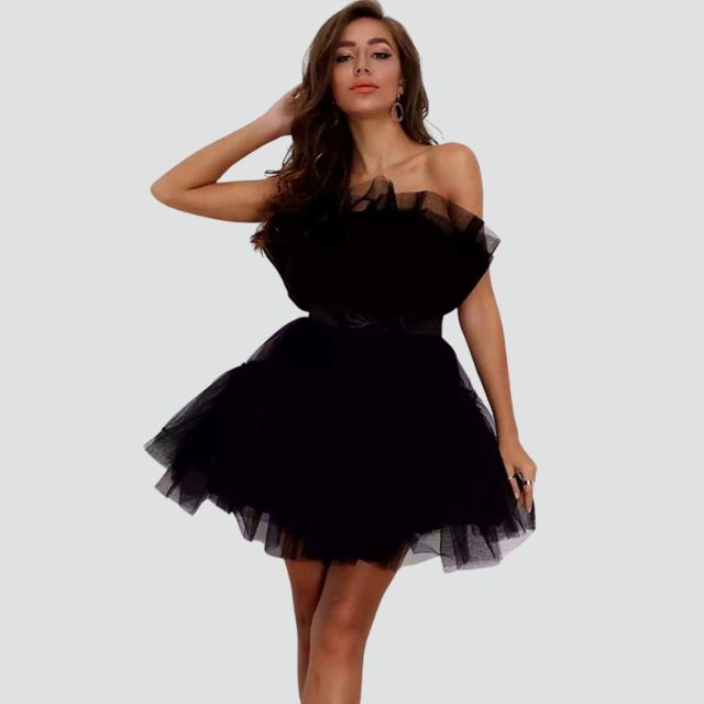 W&W Mode | Trägerloses Tüllkleid mit geschichtetem Rock