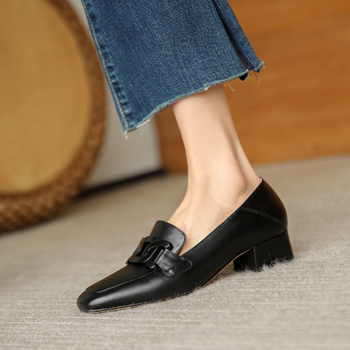W&W Mode | Bequeme Schuhe mit Mittlerem Absatz und Fußgewölbeunterstützung
