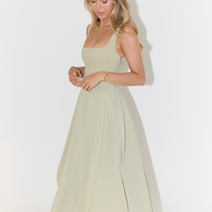 WW | Midikleid mit quadratischer Ausschnitt