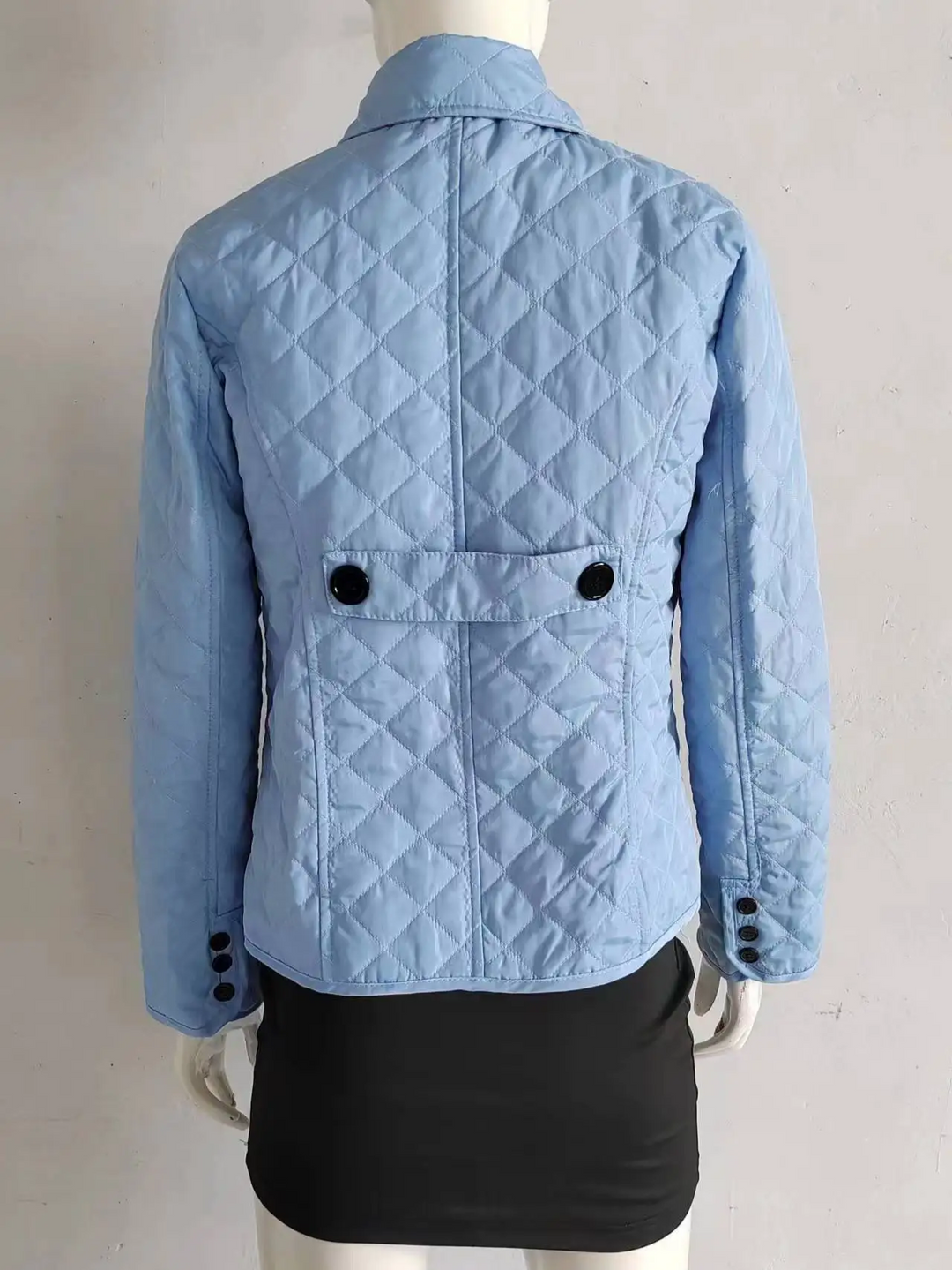 W&W Mode | Kurze Gesteppte Damenjacke Mit Knöpfen Und Kragen, Elegant