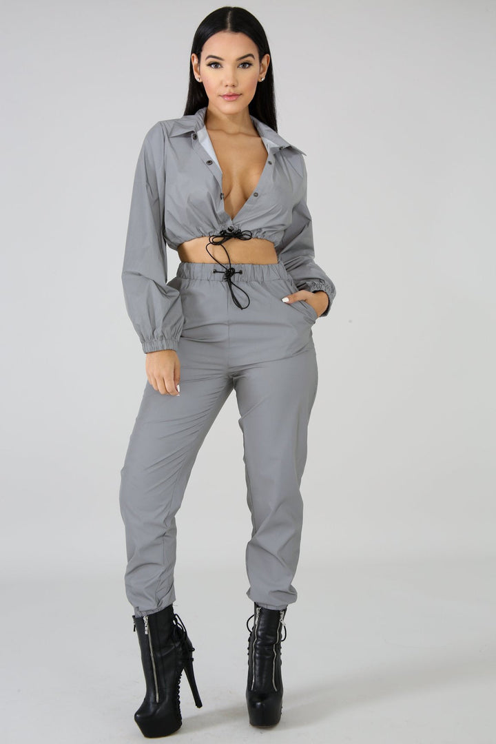 Damen lässiges Sport-Set mit cropped Jacke und elastischen Hosen W&W Mode