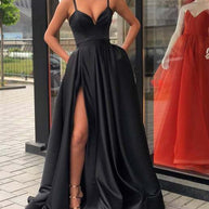 WW | Figurformendes einfarbiges Spaghettiträger-Train-Abend-Satin-Kleid