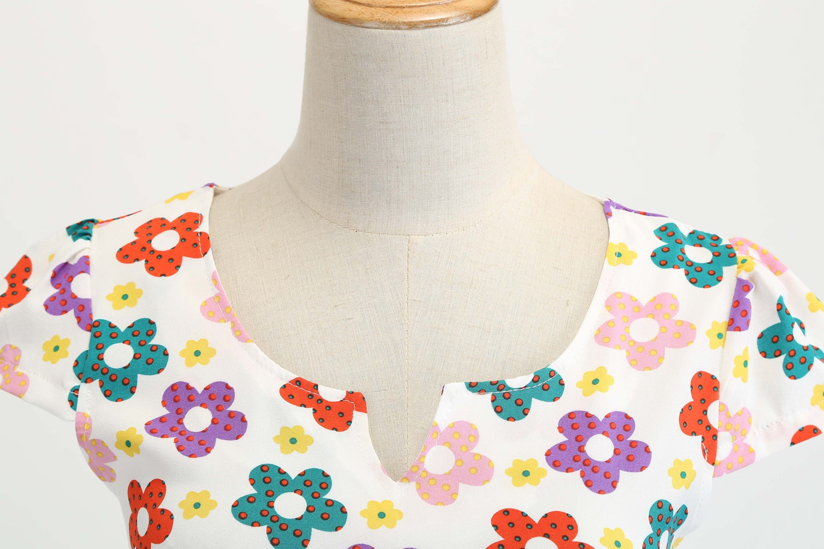 WW | Damenkleid für Hochzeitsgäste mit weitem Saum