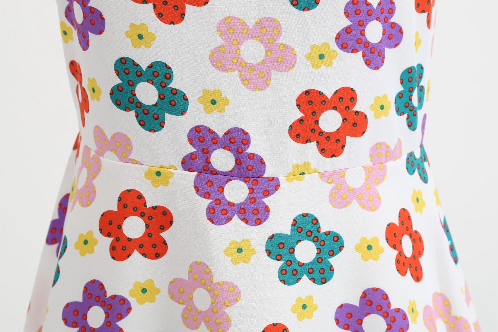 WW | Damenkleid für Hochzeitsgäste mit weitem Saum