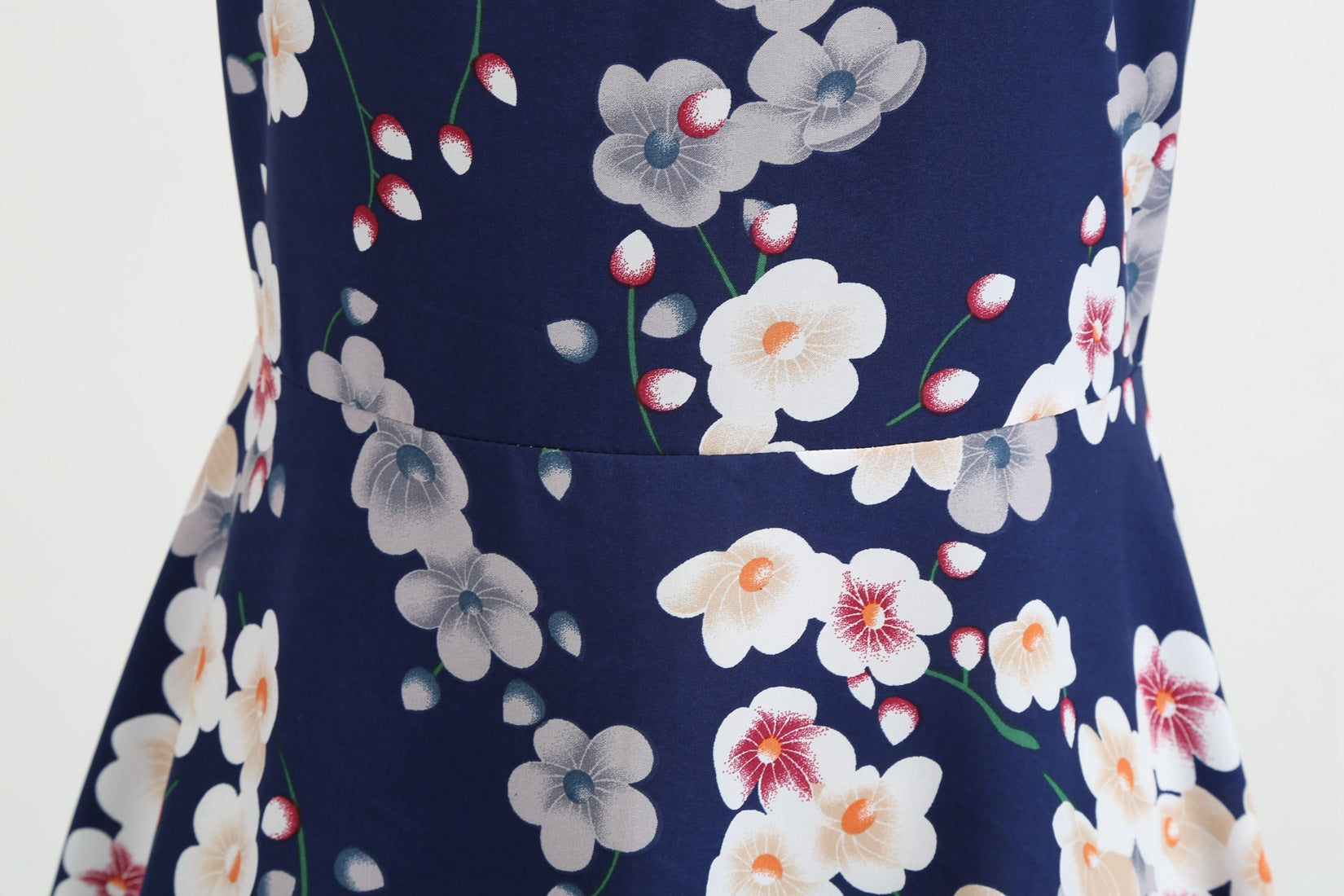 WW | Damenkleid für Hochzeitsgäste mit weitem Saum