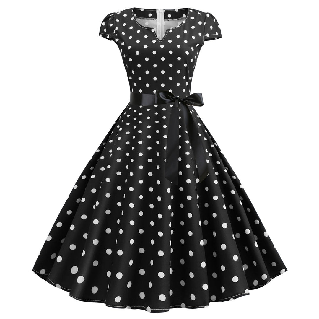 W&W Mode | Damenkleid für Hochzeitsgäste mit weitem Saum