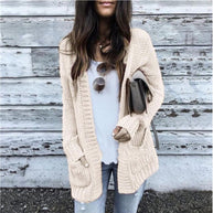Damen Strickjacke mit tiefem V-Ausschnitt und praktischen Taschen WW