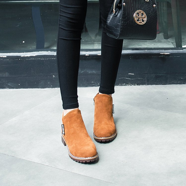 Damen Ankle-Boots aus softem Wildleder mit stabilem Blockabsatz WW