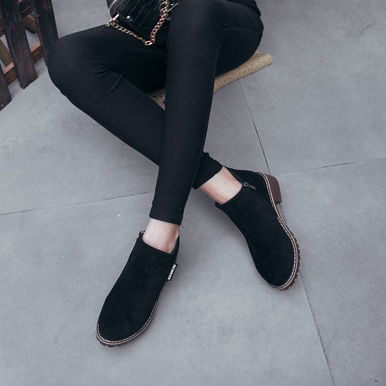 Damen Ankle-Boots aus softem Wildleder mit stabilem Blockabsatz WW