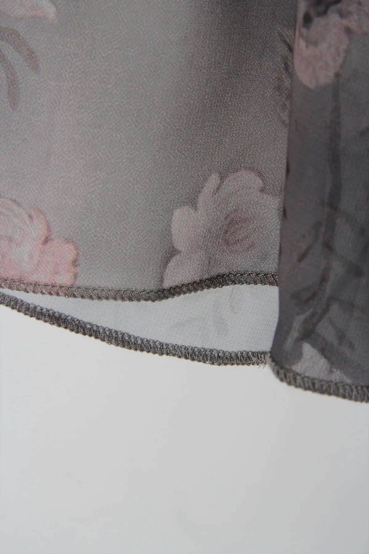 WW | Midikleid mit Blumenmuster und V-Ausschnitt