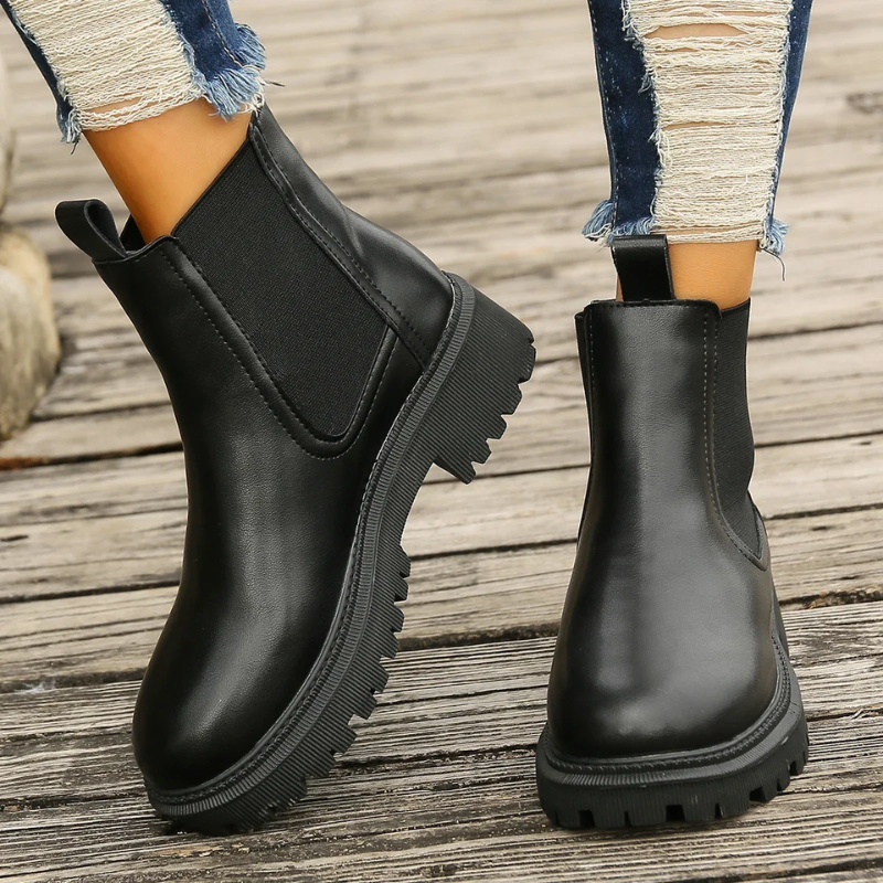 WW | Damen Chelsea Boots aus Leder mit Zugschlaufen