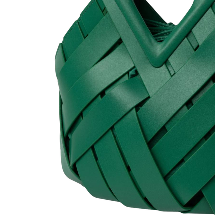 Kleine Damenhandtasche mit Kettenriemen