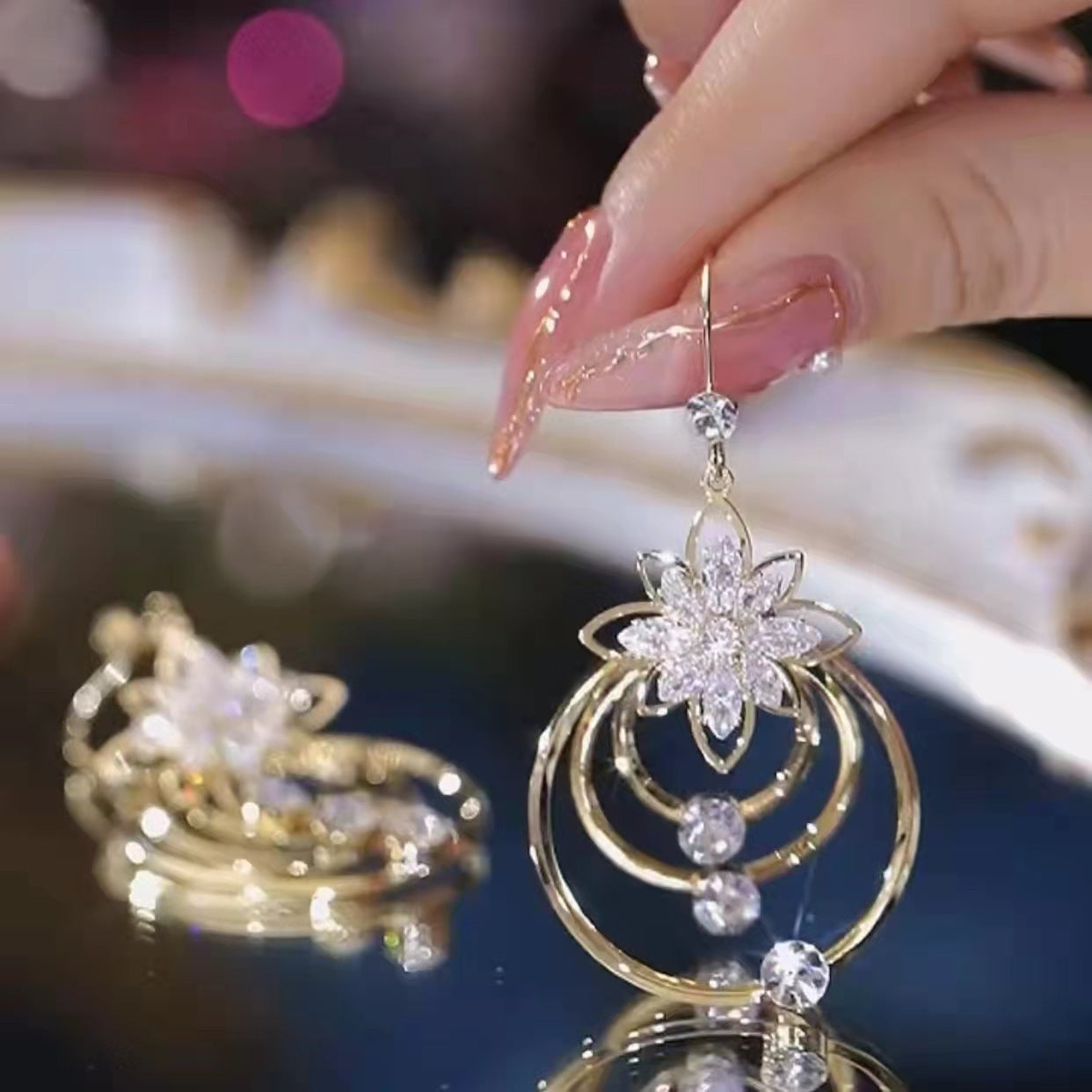 WW | Luxuriöse Goldene Creolen