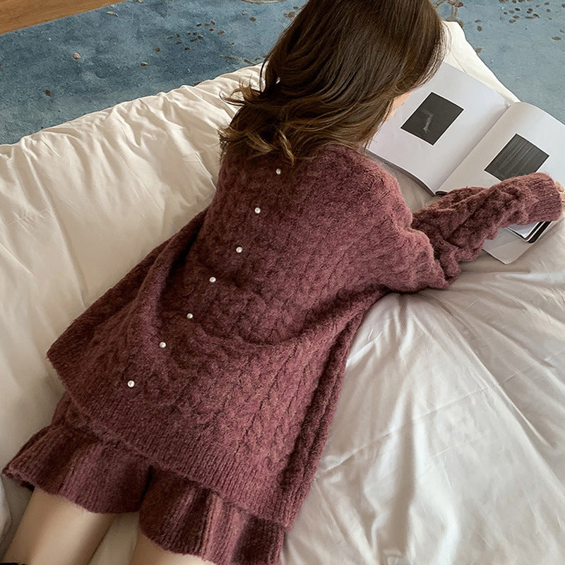 Damen Strickjacke mit dekorativem Zopfmuster und Knopfdetails WW