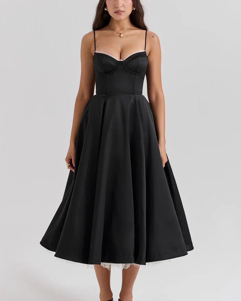 WW | Luftiges Sommerkleid Mit Korsagen Detail