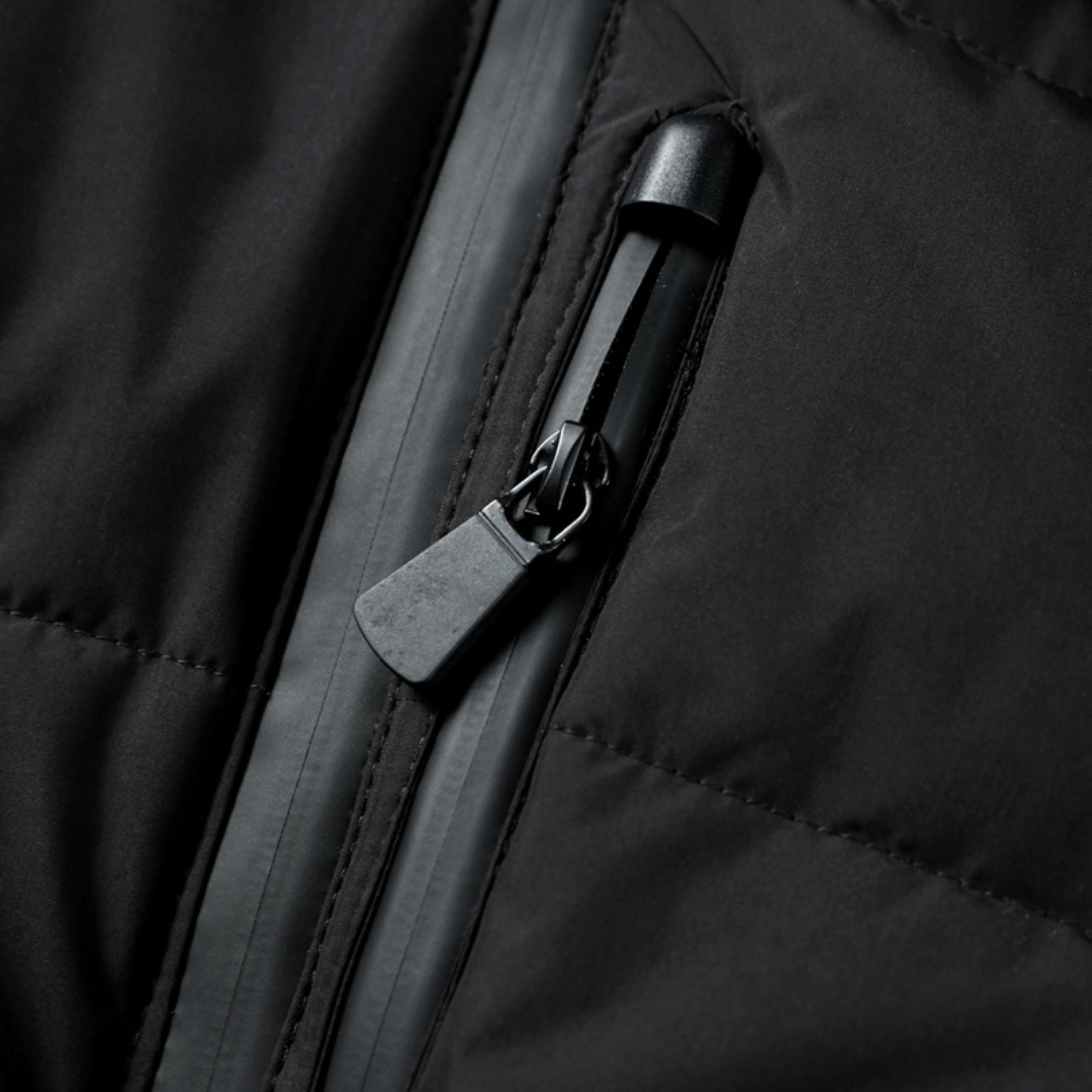 W&W Mode | Schwarze Wasserdichte Gesteppte Jacke mit Hohem Kragen und Gürtel