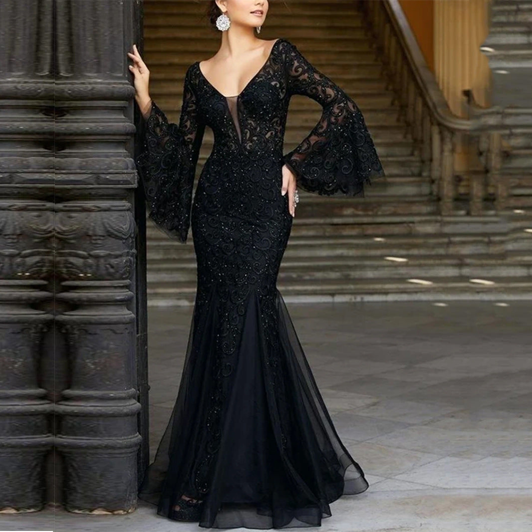 Damen Figurbetontes Abendkleid mit schimmernden Verzierungen und elegantem V-Ausschnitt W&W Mode