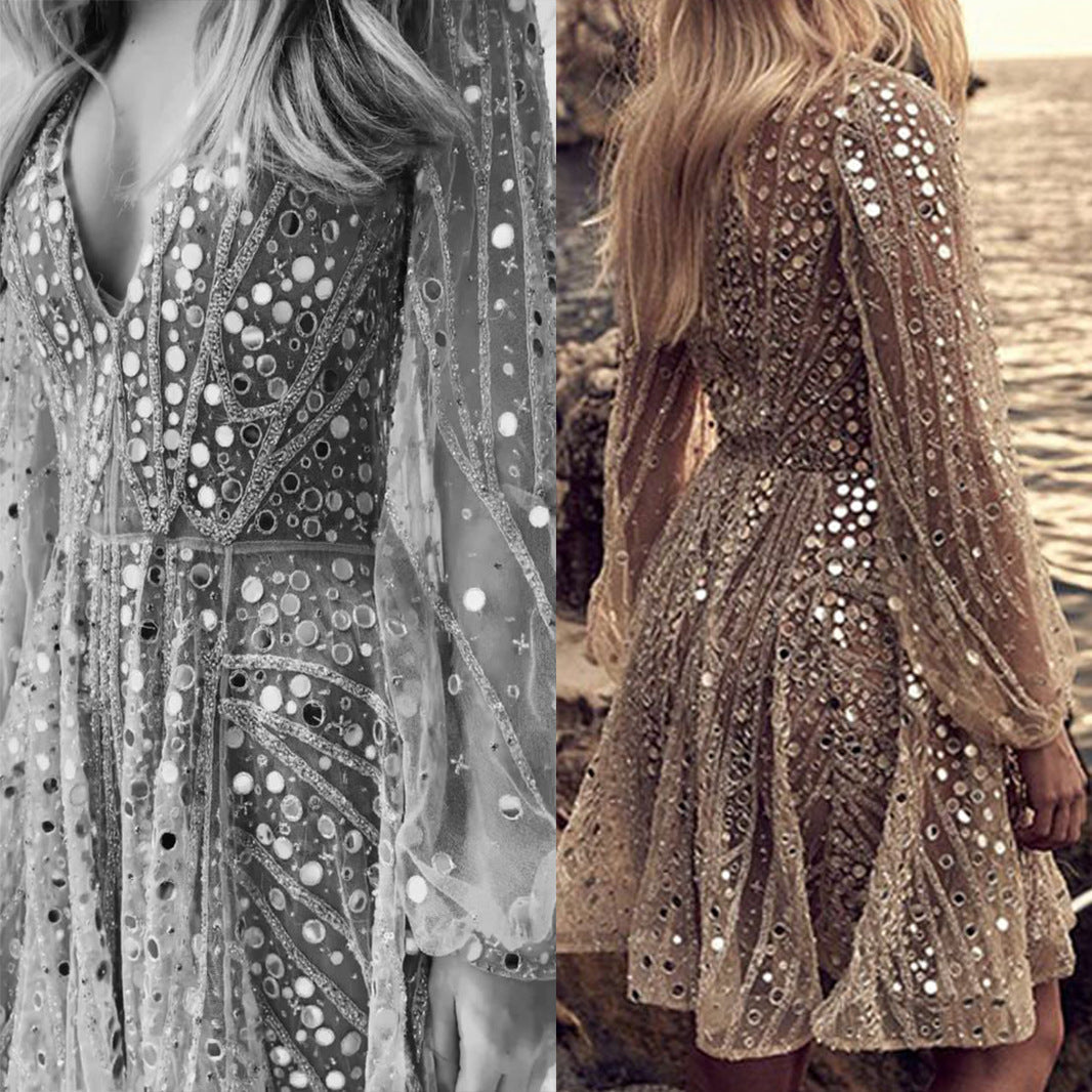 Damen Tüllkleid mit Pailletten und transparenten Ärmeln