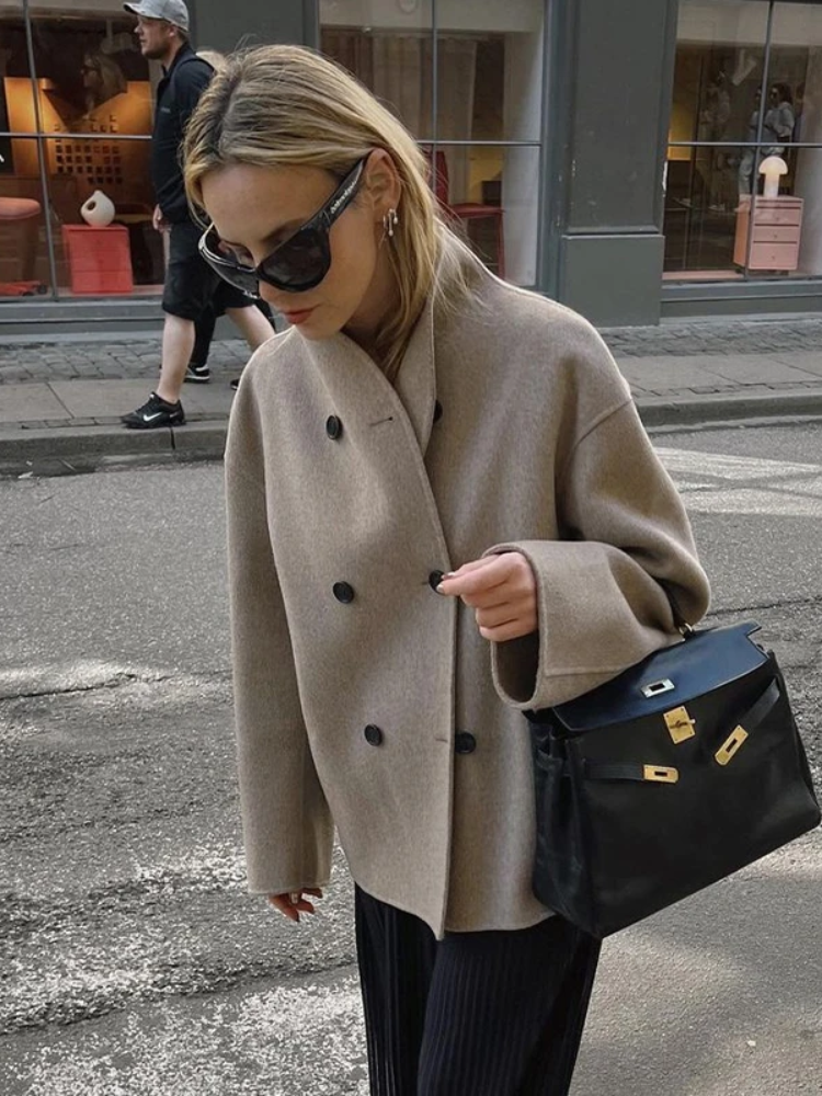 W&W Mode | Asymmetrischer Trenchcoat Damen mit Breitem Revers und Doppeltverschluss