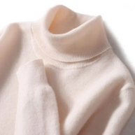 WW | Herren Wollpullover Mit Rollkragen Und Schlankem Design