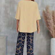 WW | Solid T-Shirt mit Breiten Beinen und Rundem Halsauschnitt mit Blumenmotiv